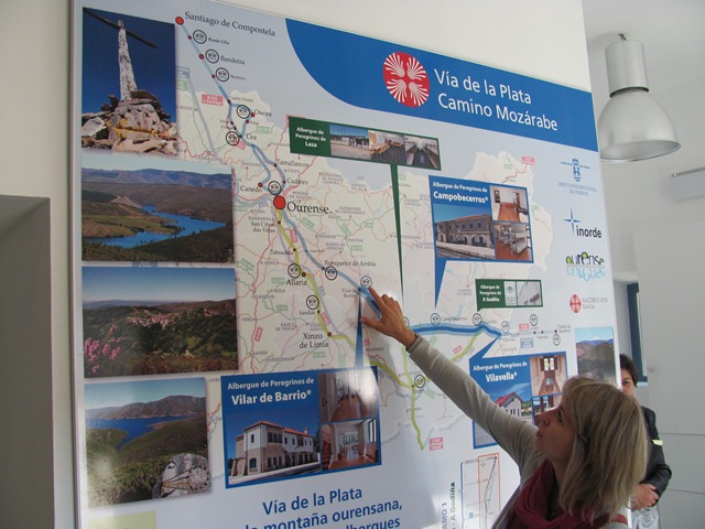 Makieta z wyremontowanymi i zaadoptowanymi na potrzeby schronisk dworcami kolejowymi na Via de la Plata