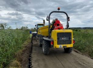 „Zaprojektowanie i wykonanie szlaku rowerowego na wale przeciwpowodziowym wzdłuż rzeki Chełszcząca i jeziora Dąbie